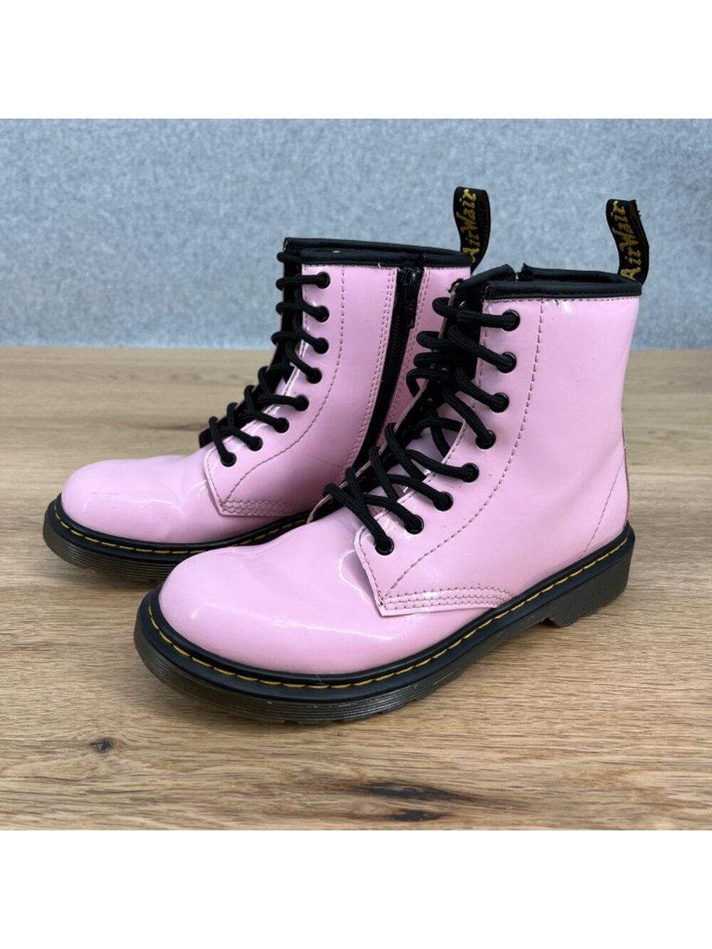 Dr Martens Junior 1460 Lace Up Boots Size EU 36 L5 M4 Pale Pink Patent Leather